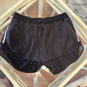 Lululemon hottie hot shorts size 8